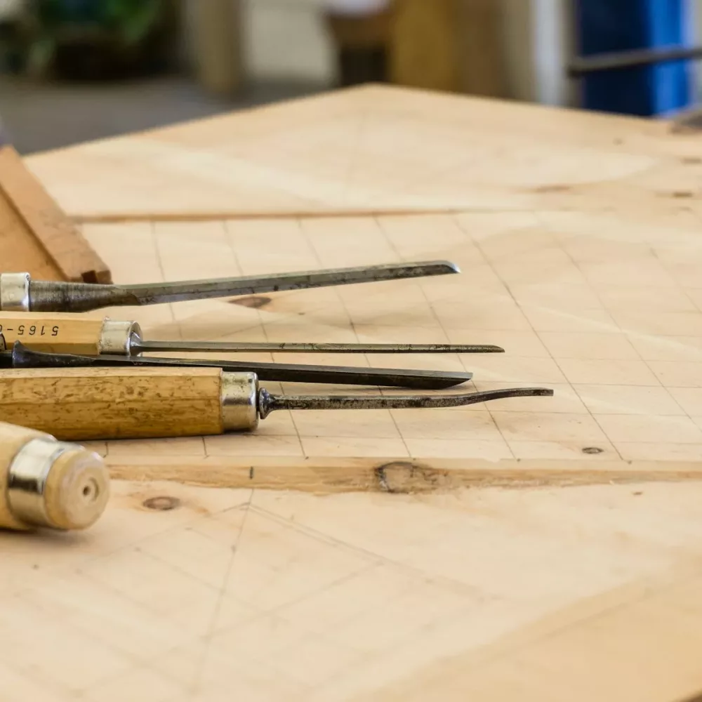 Outils à main sur l'établi